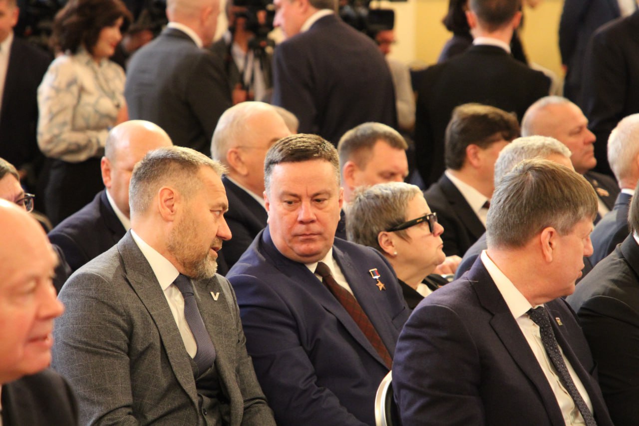 Константин Кузьмин: Принял участие в заседании Совета законодателей Российской Федерации, которое провели Председатель Совета Федерации Валентина Матвиенко и Председатель Государственной Думы Вячеслав Володин Константин Кузьмин: Принял участие в заседании Совета законодателей Российской Федерации, которое провели Председатель Совета Федерации Валентина Матвиенко и Председатель Государственной Думы Вячеслав Володин