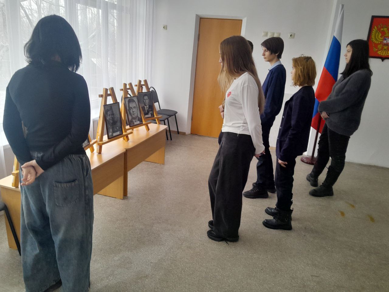 16 декабря, в рамках проекта «Я учусь в музее», сотрудники городского музея для учащихся 8-го класса ГБОУ «Школа №2 г.о. Дебальцево» и ГБОУ «Школа №1 г.о. Дебальцево» 9-го класса, провели урок профориентации, в ходе которого... 16 декабря, в рамках проекта «Я учусь в музее», сотрудники городского музея для учащихся 8-го класса ГБОУ «Школа №2 г.о. Дебальцево» и ГБОУ «Школа №1 г.о. Дебальцево» 9-го класса, провели урок профориентации, в ходе которого...