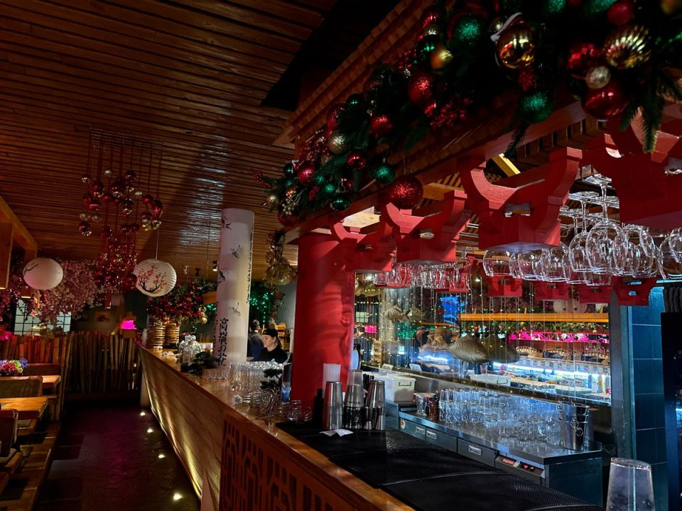 Народное голосование началось: дончане выбирают лучшее новогоднее оформление магазинов и ресторанов Народное голосование началось: дончане выбирают лучшее новогоднее оформление магазинов и ресторанов