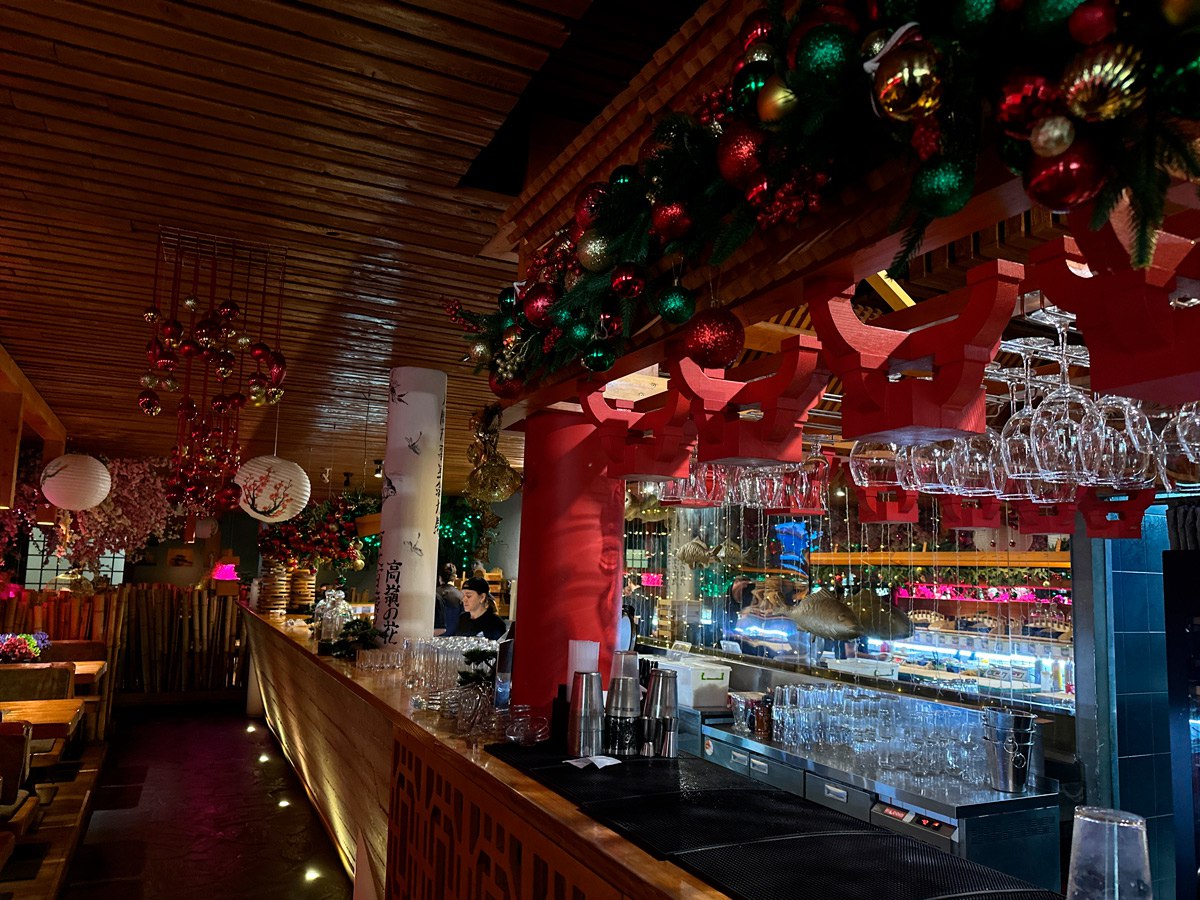 Народное голосование началось: дончане выбирают лучшее новогоднее оформление магазинов и ресторанов Народное голосование началось: дончане выбирают лучшее новогоднее оформление магазинов и ресторанов