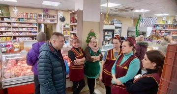 Михаил Меренков: Заместитель руководителя Управы Буденновского внутригородского района Геннадий Хоменок встретился с трудовым коллективом ИП Скилевая С.А., ИП Скляров А.В