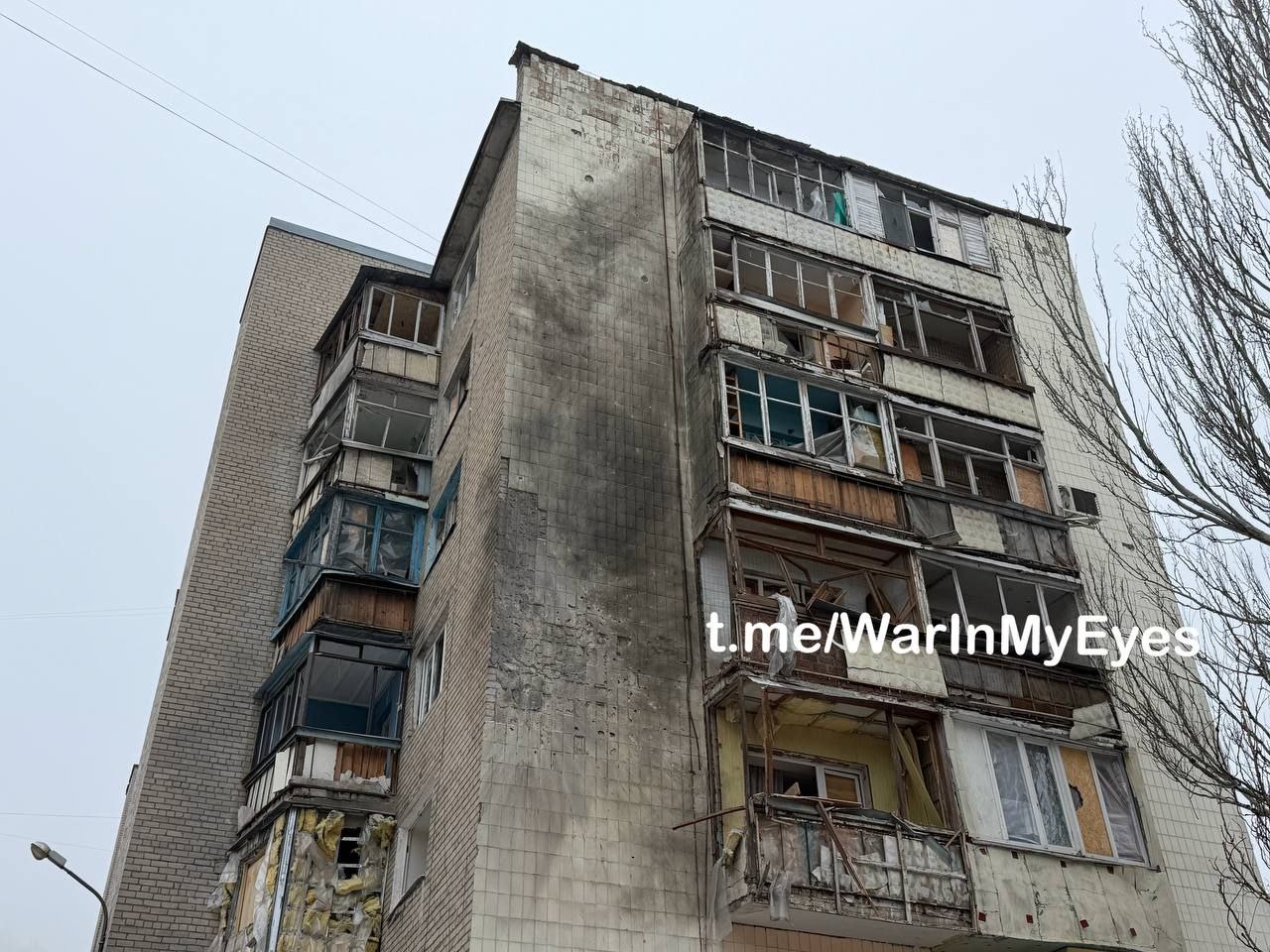 Последствия обстрела Киевского района Донецка Последствия обстрела Киевского района Донецка