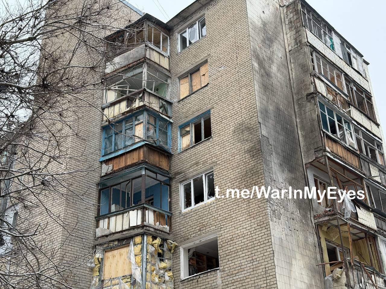 Последствия обстрела Киевского района Донецка Последствия обстрела Киевского района Донецка