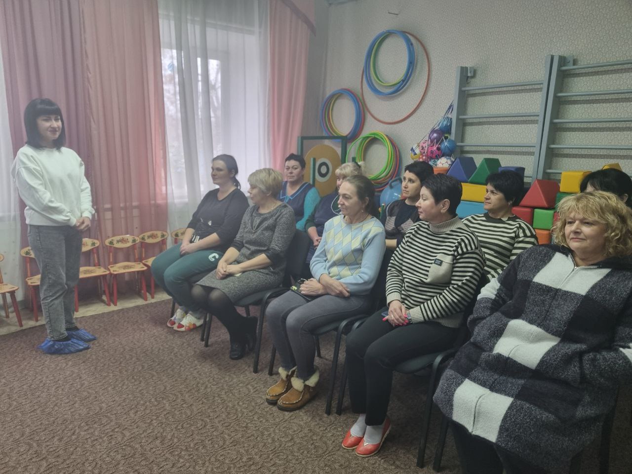 Заместитель главы Администрации городского округа Харцызск Юлия Михайленко провела встречу с трудовым коллективом ГКДОУ «Зуевский детский сад № 13»