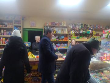 Депутат и представитель «Единой России» нашли в иловайском магазине ряд нарушений