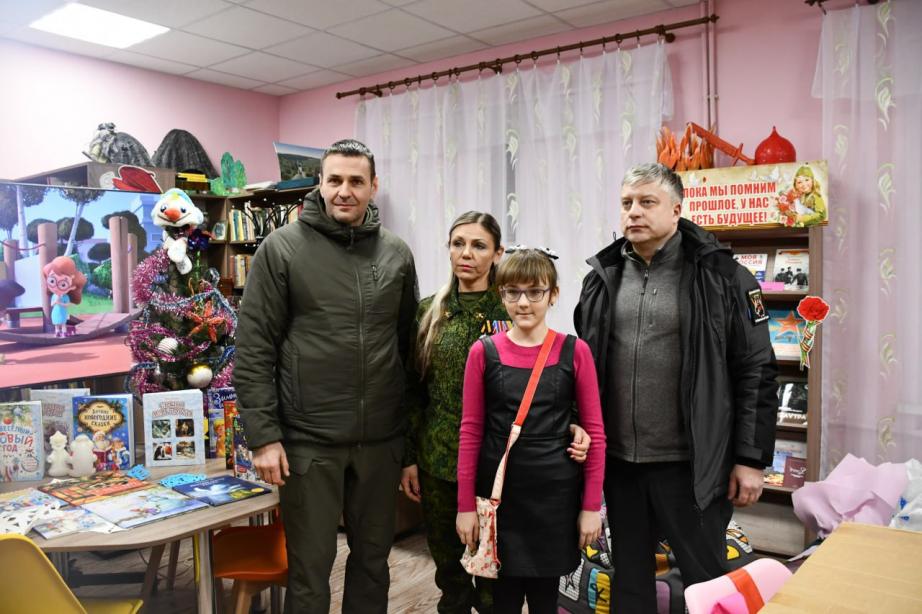 Губернатор Хабаровского края встретился с ученицей школы № 2 Дебальцево!