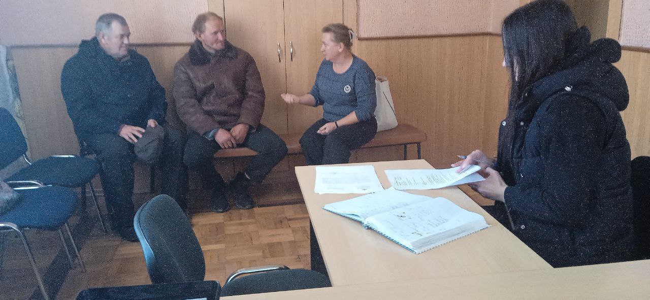 Заведующий Александровским территориальным сектором Галина Владимировна Иванченко провела встречу с жителями села