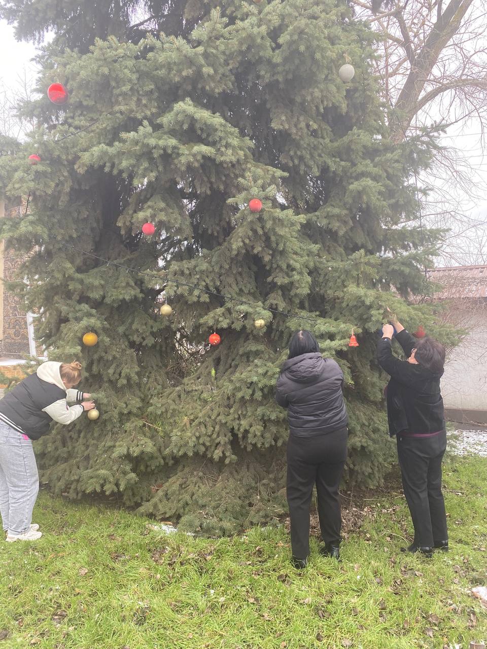 Скоро Новый Год!. В рамках реализации партийного проекта «Чистая страна», инициированного местным отделением Всероссийской политической партии «Единая Россия», в тесном взаимодействии с МУП «Вектор», 15 декабря 2025 года в... Скоро Новый Год!. В рамках реализации партийного проекта «Чистая страна», инициированного местным отделением Всероссийской политической партии «Единая Россия», в тесном взаимодействии с МУП «Вектор», 15 декабря 2025 года в...
