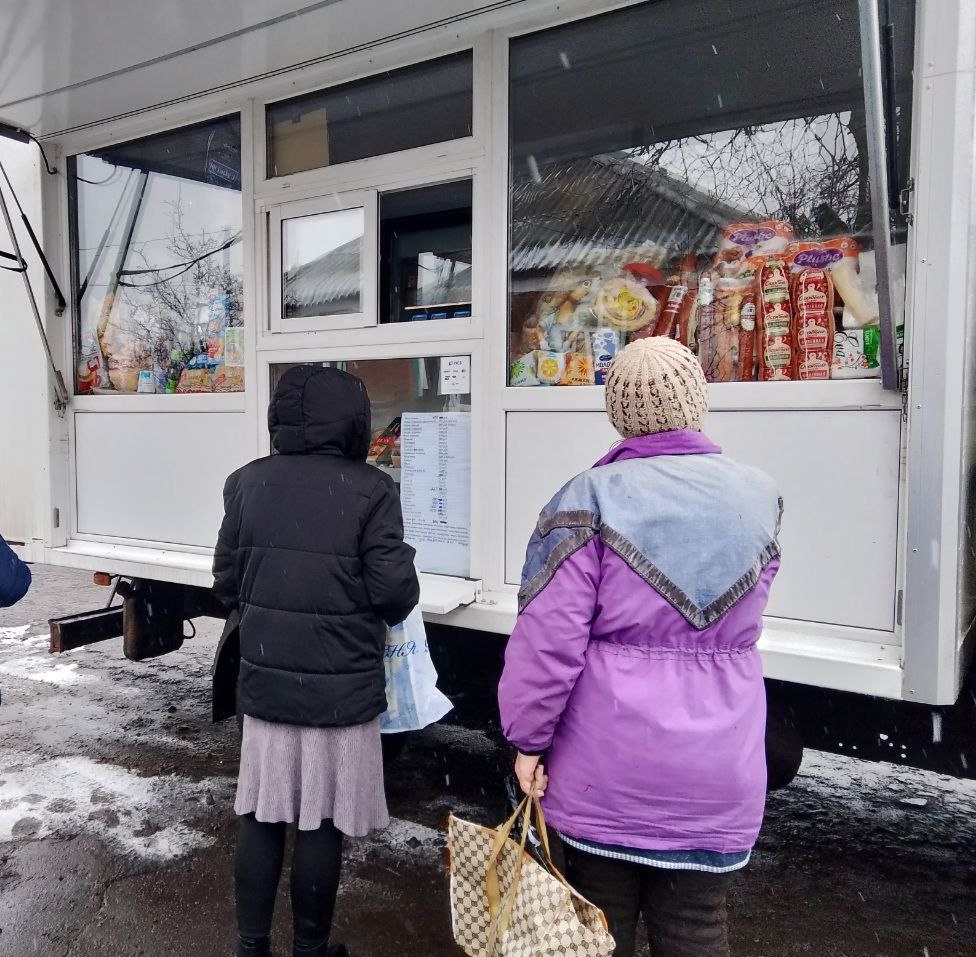 С 13 по 16 декабря 2025 года осуществлена выездная торговля с использованием автомагазинов в населенных пунктах городских округов Донецк, Горловка, Мариуполь, на территории г С 13 по 16 декабря 2025 года осуществлена выездная торговля с использованием автомагазинов в населенных пунктах городских округов Донецк, Горловка, Мариуполь, на территории г