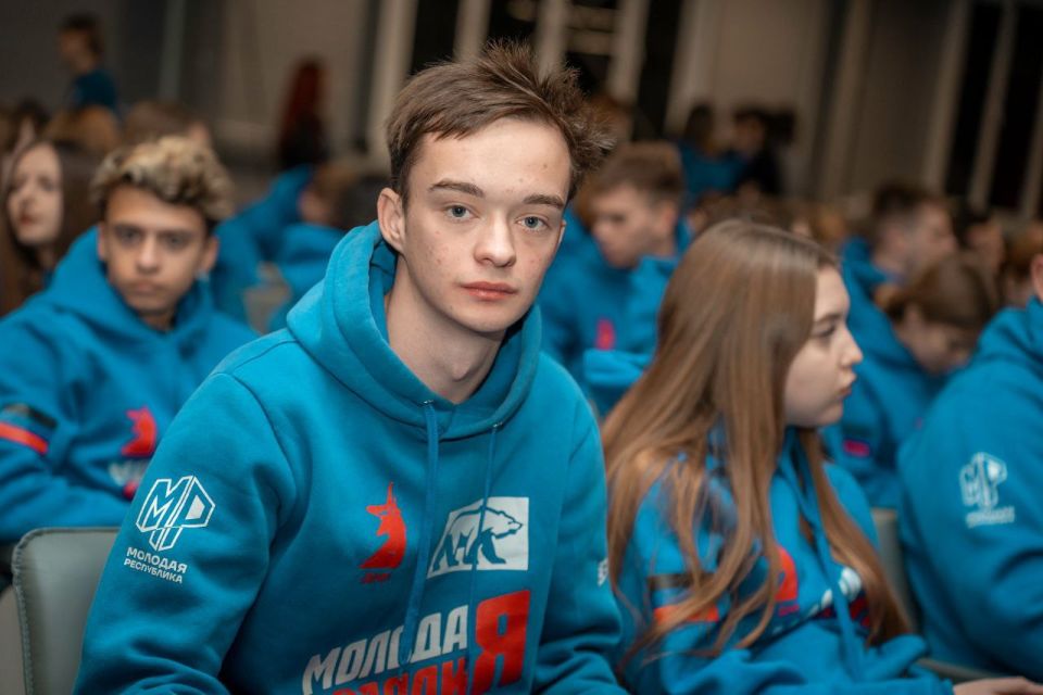 Сергей Ермаков: Молодежь Снежного на съезде «Молодой Республики» Сергей Ермаков: Молодежь Снежного на съезде «Молодой Республики»