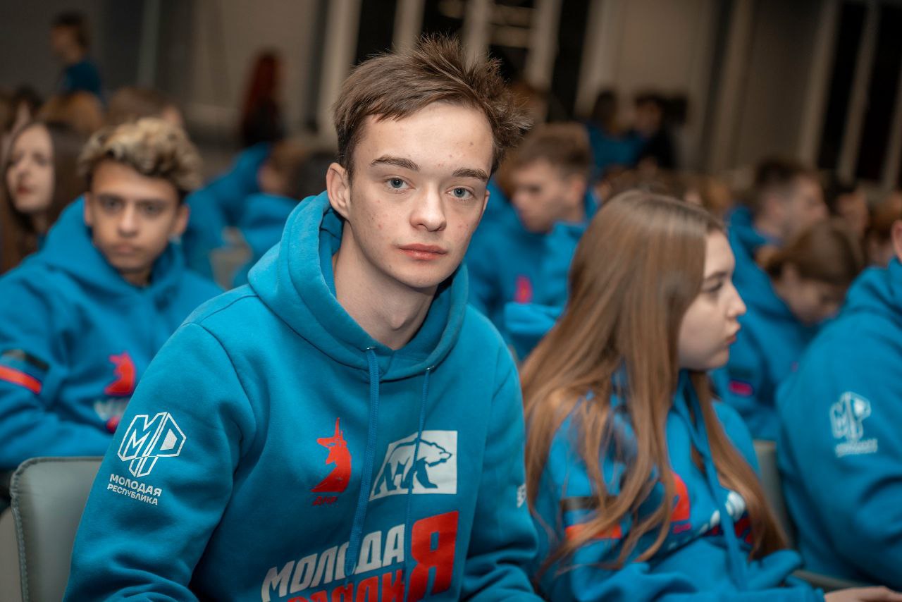 Сергей Ермаков: Молодежь Снежного на съезде «Молодой Республики» Сергей Ермаков: Молодежь Снежного на съезде «Молодой Республики»