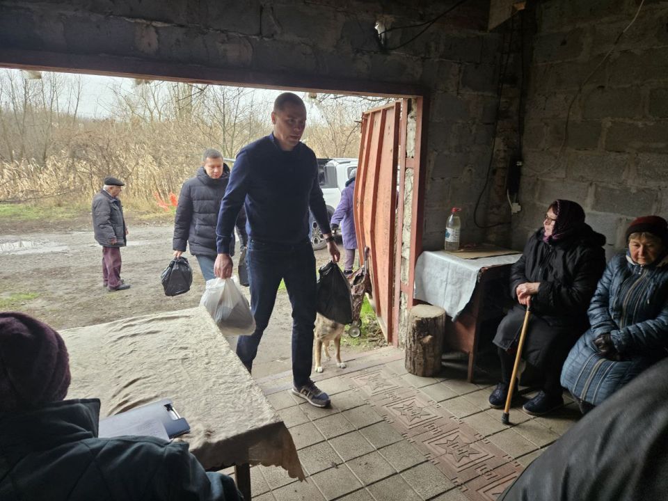 Александр Волошин: #гуманитарнаяпомощь. В своём ежедневном труде мы всегда помним о самом главном - о людях Александр Волошин: #гуманитарнаяпомощь. В своём ежедневном труде мы всегда помним о самом главном - о людях