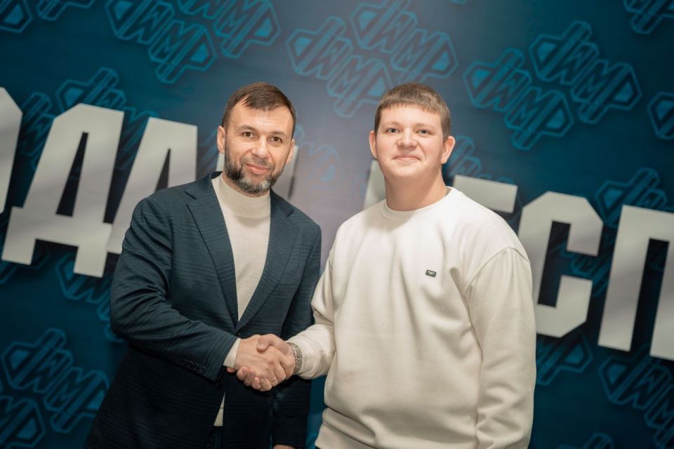 Сергей Ермаков: Молодежь Снежного на съезде «Молодой Республики» Сергей Ермаков: Молодежь Снежного на съезде «Молодой Республики»