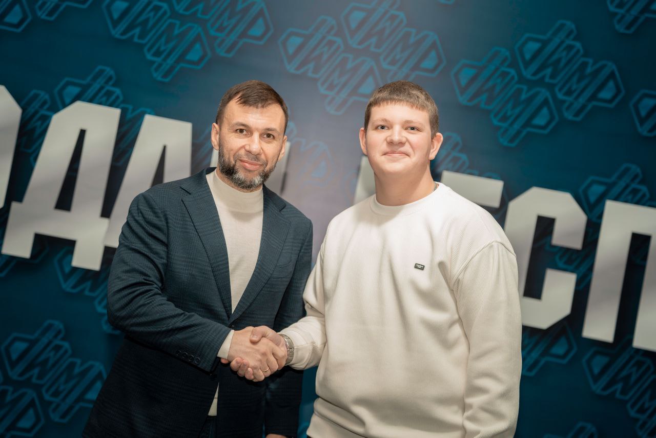 Сергей Ермаков: Молодежь Снежного на съезде «Молодой Республики» Сергей Ермаков: Молодежь Снежного на съезде «Молодой Республики»