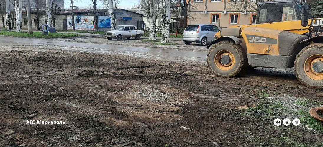 В Мариуполе коммунальщики ликвидировали очередные стихийные свалки В Мариуполе коммунальщики ликвидировали очередные стихийные свалки