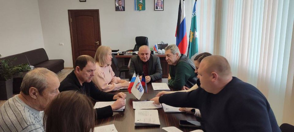 В Мангушском муниципальном округе прошел круглый стол по вопросам земельного законодательства, организованный в рамках партийного проекта «Предпринимательство» Всероссийской политической партии «Единая Россия» В Мангушском муниципальном округе прошел круглый стол по вопросам земельного законодательства, организованный в рамках партийного проекта «Предпринимательство» Всероссийской политической партии «Единая Россия»