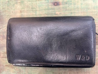 Ранее судимые жители Шахтерска отобрали у знакомой пенсионерки тысячу рублей