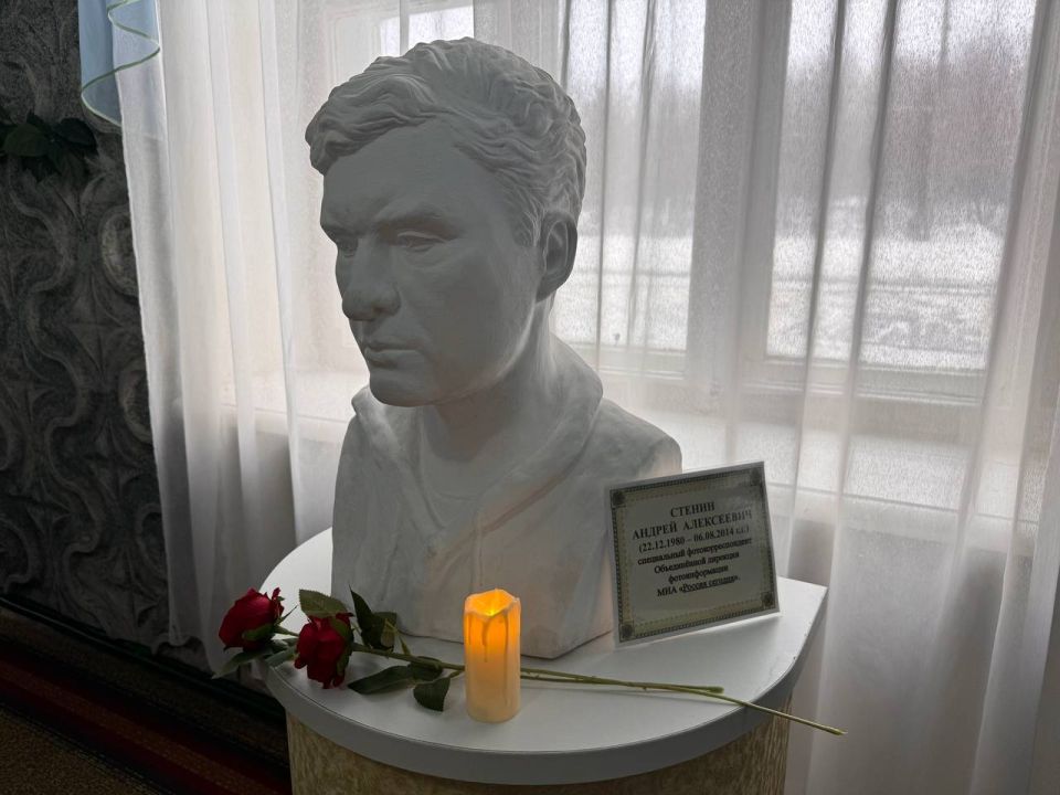 В России отмечают День памяти журналистов, погибших при исполнении профессиональных обязанностей В России отмечают День памяти журналистов, погибших при исполнении профессиональных обязанностей
