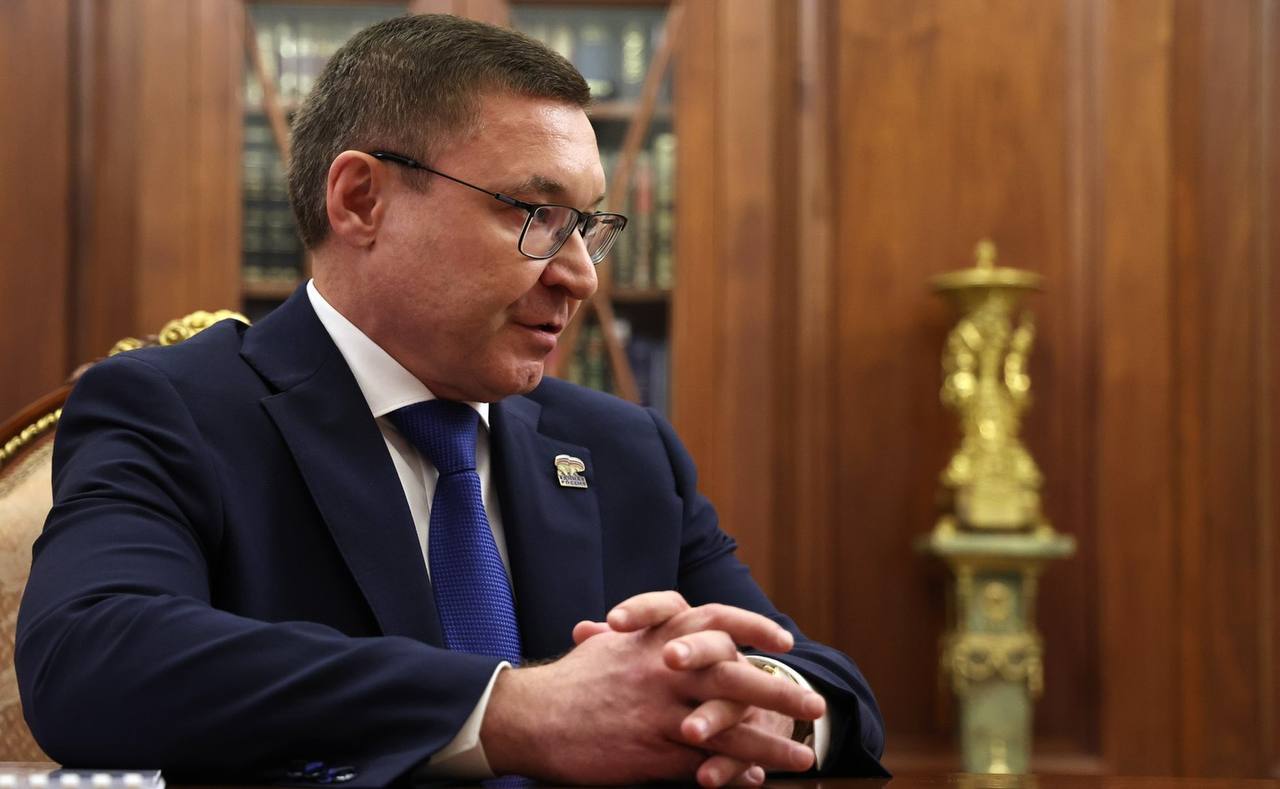 Якушев доложил Путину о работе ЕР по гуманитарной помощи историческим и прифронтовым регионам Якушев доложил Путину о работе ЕР по гуманитарной помощи историческим и прифронтовым регионам