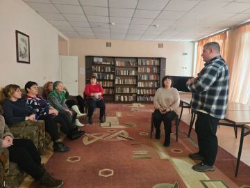 16 декабря начальник Новосветского территориального отдела Администрации Старобешевского муниципального округа провел встречу с работниками учреждения ГБУСО "Комплексный центр социального обслуживания населения...