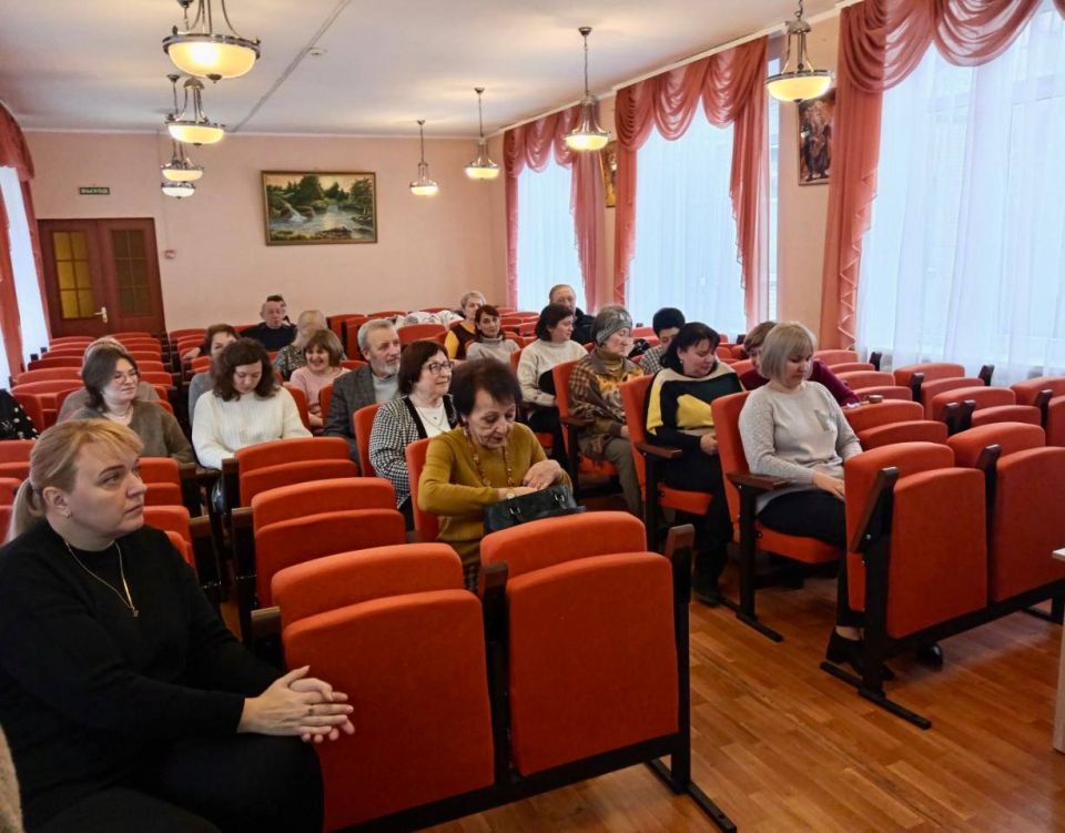 Михаил Меренков: В рамках проекта «Управдом ДНР» совместно с депутатом Донецкого городского совета Николаем Тимченко с участием старших по домам провели встречу с трудовым коллективом учреждения культуры Михаил Меренков: В рамках проекта «Управдом ДНР» совместно с депутатом Донецкого городского совета Николаем Тимченко с участием старших по домам провели встречу с трудовым коллективом учреждения культуры