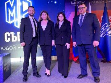 Василий Овчаров: Стал участником итогового съезда "Молодой Республики", который прошёл в Бердянске