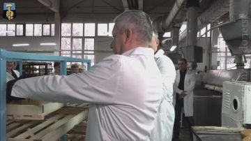 Алексей Кулемзин: Сегодня посетил Донецкий хлебозавод № 2, входящий в состав предприятия «Мир Хлеба»