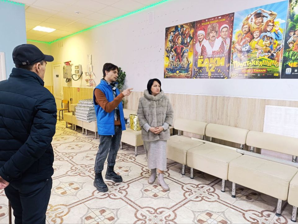 Заместитель главы администрации Волновахского муниципального округа, координатор Женского движения "Единая Россия" Елена Снисаренко и начальник управления культуры Леонид Бахал провели встречу с трудовым коллективом МБУК... Заместитель главы администрации Волновахского муниципального округа, координатор Женского движения "Единая Россия" Елена Снисаренко и начальник управления культуры Леонид Бахал провели встречу с трудовым коллективом МБУК...