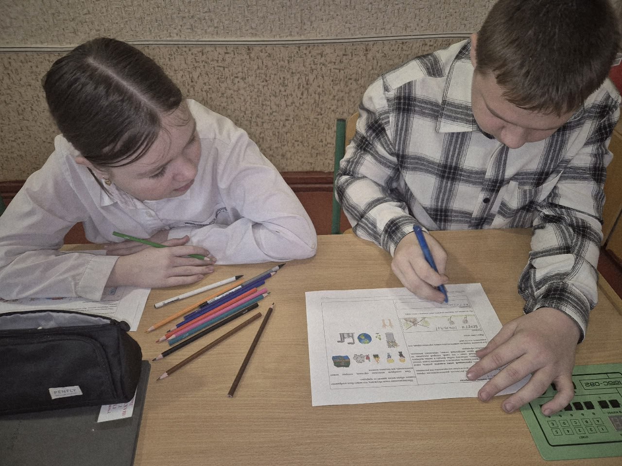 В школах Ждановки прошло занятие по развитию креативности В школах Ждановки прошло занятие по развитию креативности