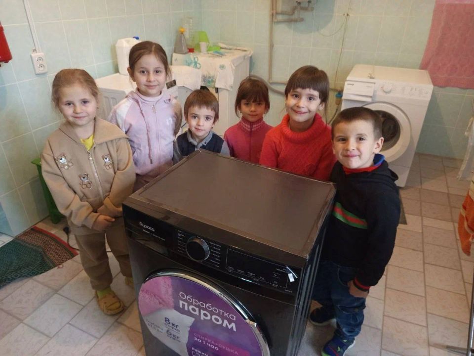 Детские учреждения Волновахского муниципального округа получают подарки от надымчан Детские учреждения Волновахского муниципального округа получают подарки от надымчан