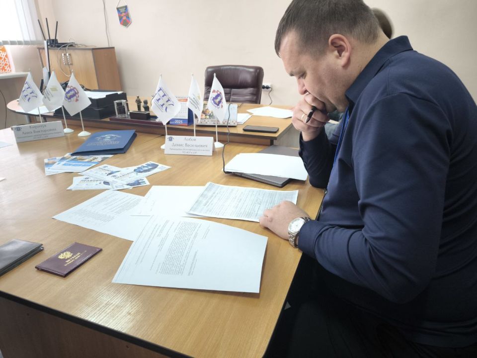 Сегодня, 17 декабря, в рамках проекта "Правовой Компас" РО АЮР в ДНР, реализуемого при поддержке Фонда президентских грантов, состоялся прием граждан в городском округе Иловайск! Сегодня, 17 декабря, в рамках проекта "Правовой Компас" РО АЮР в ДНР, реализуемого при поддержке Фонда президентских грантов, состоялся прием граждан в городском округе Иловайск!