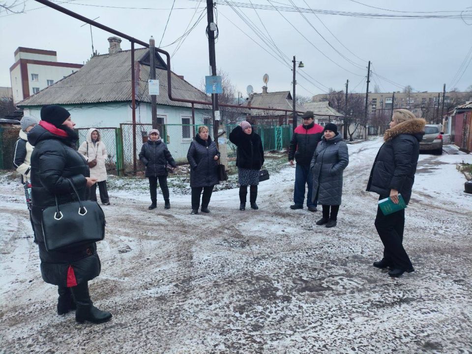 По поручению Главы ДНР Дениса Пушилина проводятся встречи с населением для выявления проблемных вопросов на подведомственной территории По поручению Главы ДНР Дениса Пушилина проводятся встречи с населением для выявления проблемных вопросов на подведомственной территории