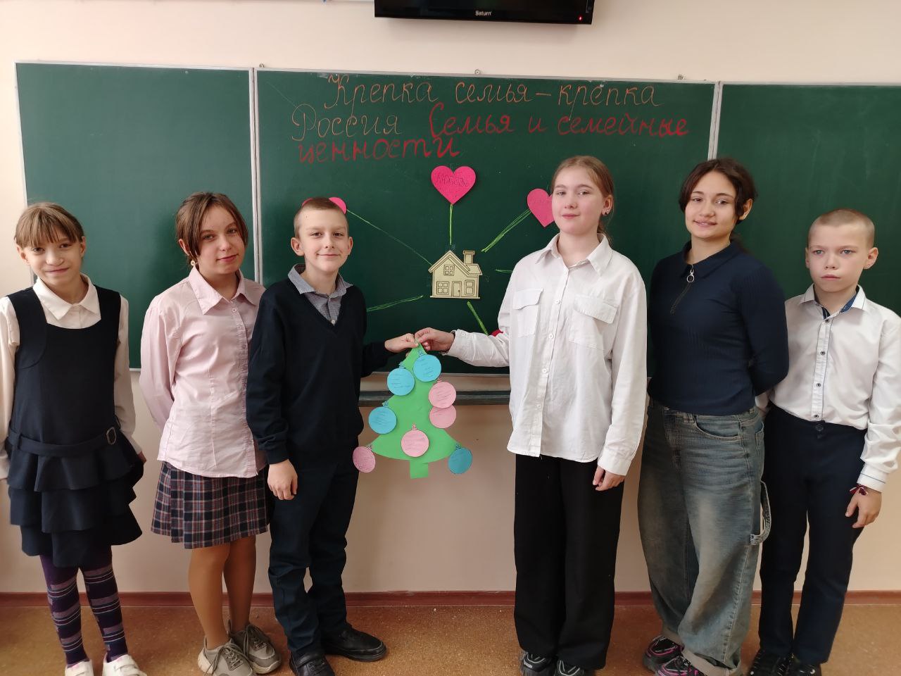 Крепкая семья – крепкая Россия! Семейные ценности в детском доме «Росток» Крепкая семья – крепкая Россия! Семейные ценности в детском доме «Росток»