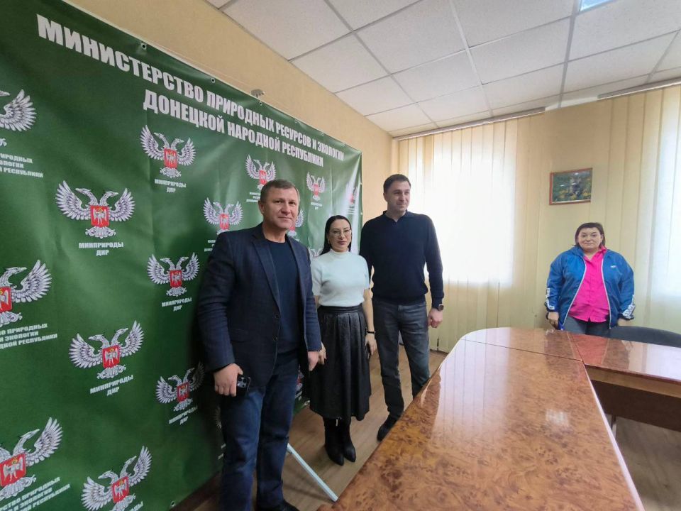 Встречи с трудовыми коллективами в Ленинском районе города Донецка продолжаются Встречи с трудовыми коллективами в Ленинском районе города Донецка продолжаются