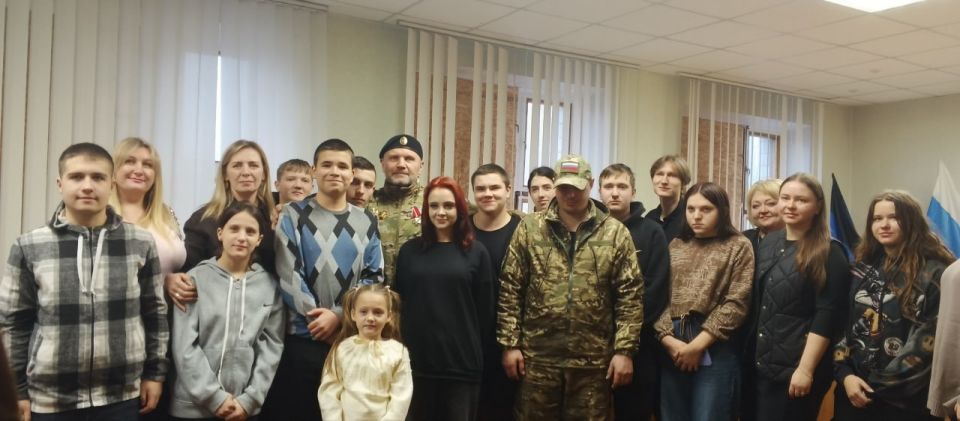 Встреча с настоящими героями в Донецком техникуме пищевой и перерабатывающей промышленности Встреча с настоящими героями в Донецком техникуме пищевой и перерабатывающей промышленности