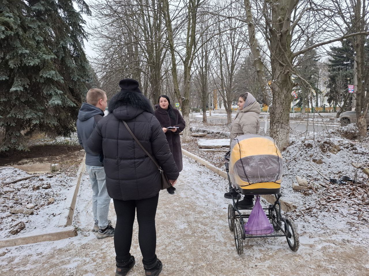 Руководитель общественной приемной Московского областного отделения Всероссийской политической партии «Единая Россия» Анжелика Россоха провела встречу с жителями поселка городского типа Мироновский