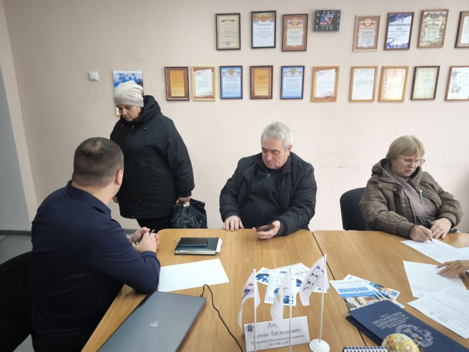 Сегодня, 17 декабря, в рамках проекта "Правовой Компас" РО АЮР в ДНР, реализуемого при поддержке Фонда президентских грантов, состоялся прием граждан в городском округе Иловайск! Сегодня, 17 декабря, в рамках проекта "Правовой Компас" РО АЮР в ДНР, реализуемого при поддержке Фонда президентских грантов, состоялся прием граждан в городском округе Иловайск!