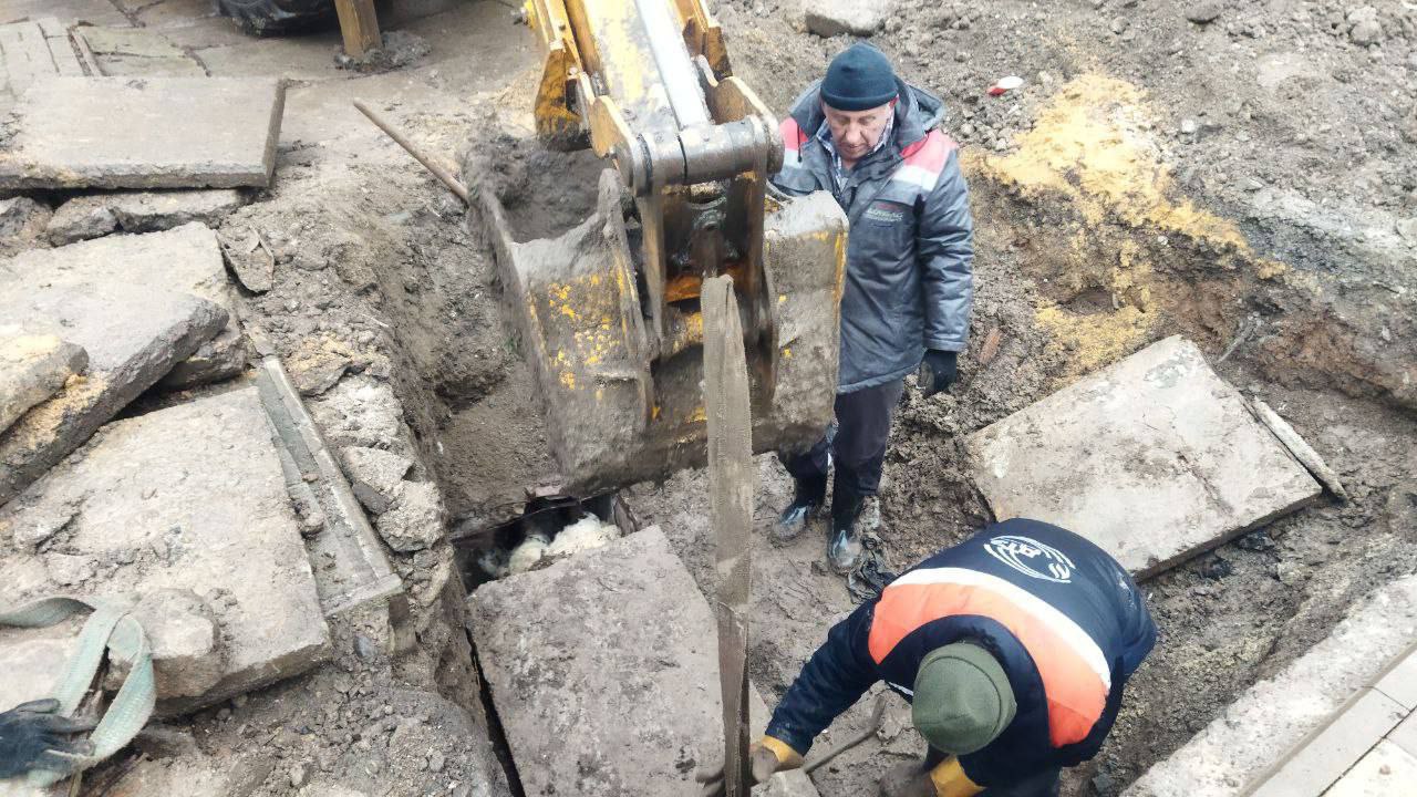 ОПЕРАТИВНАЯ ЛИКВИДАЦИЯ АВАРИИ НА ТЕПЛОТРАССЕ В АМВРОСИЕВКЕ ОПЕРАТИВНАЯ ЛИКВИДАЦИЯ АВАРИИ НА ТЕПЛОТРАССЕ В АМВРОСИЕВКЕ