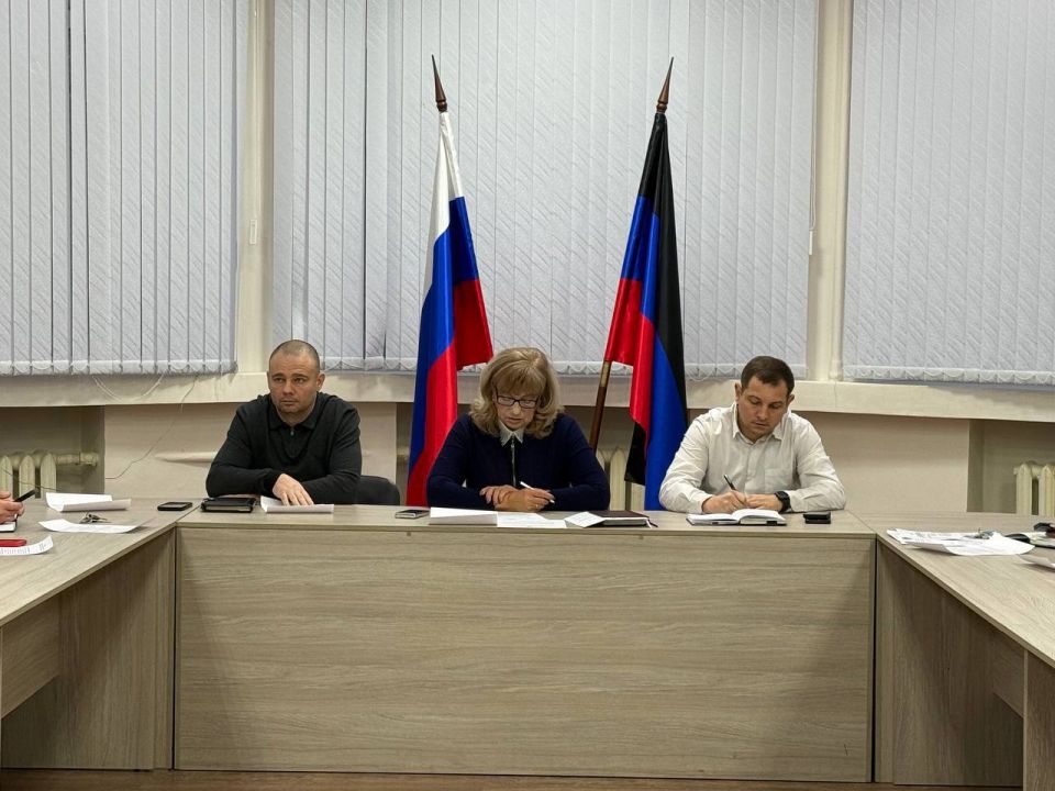 Татьяна Копылова: Сегодня, 17 декабря, провела аппаратное совещание Управы Ворошиловского внутригородского района Администрации городского округа Донецк Татьяна Копылова: Сегодня, 17 декабря, провела аппаратное совещание Управы Ворошиловского внутригородского района Администрации городского округа Донецк