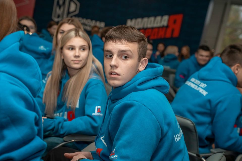 Наталья Великодная: В минувшие выходные дни представители Тельмановского штаба «Молодой Республики» и «Молодой Гвардии Единой России» ДНР, приняли участие в итоговом съезде «Молодой Республики», который прошёл в живописном... Наталья Великодная: В минувшие выходные дни представители Тельмановского штаба «Молодой Республики» и «Молодой Гвардии Единой России» ДНР, приняли участие в итоговом съезде «Молодой Республики», который прошёл в живописном...