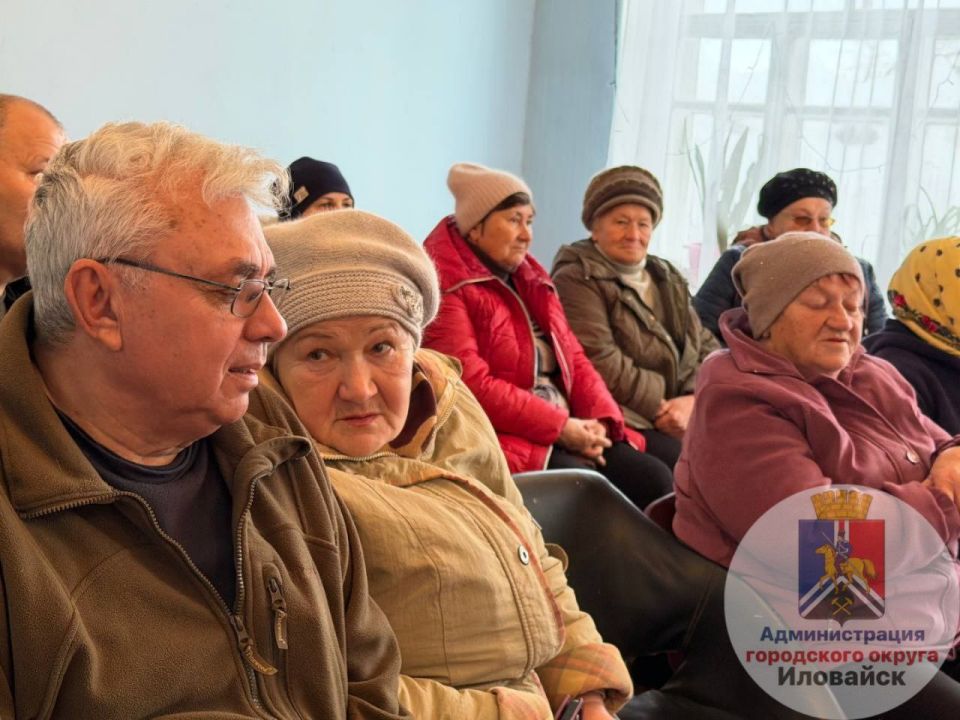 Денис Зубов: Сход граждан. 17 декабря в селе Зеленое состоялась встреча жителей с временно исполняющим полномочия главы администрации муниципального образования городской округ Иловайск – Кузнецовым Александром Васильевичем Денис Зубов: Сход граждан. 17 декабря в селе Зеленое состоялась встреча жителей с временно исполняющим полномочия главы администрации муниципального образования городской округ Иловайск – Кузнецовым Александром Васильевичем