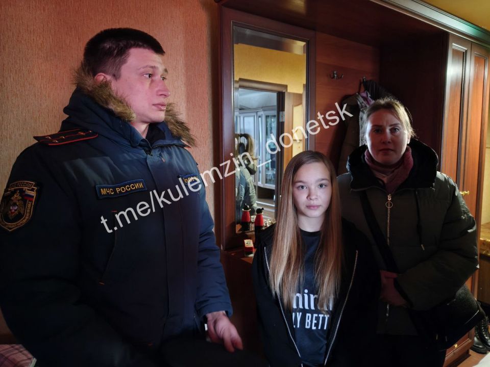 Сегодня сотрудники Главного управления МЧС России по ДНР совместно с отделом опеки и попечительства № 6 управления опеки и попечительства администрации г.о. Донецк, провели совместное мероприятие с детьми, находящимися в... Сегодня сотрудники Главного управления МЧС России по ДНР совместно с отделом опеки и попечительства № 6 управления опеки и попечительства администрации г.о. Донецк, провели совместное мероприятие с детьми, находящимися в...