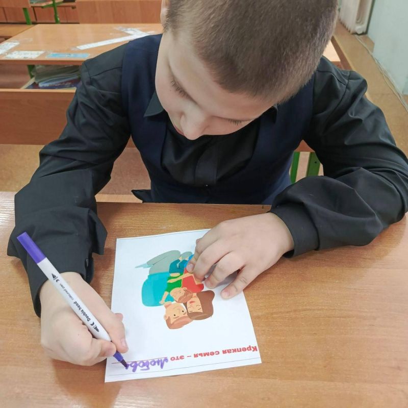 Игорь Лызов: Семейные ценности в детском доме «Росток» Игорь Лызов: Семейные ценности в детском доме «Росток»