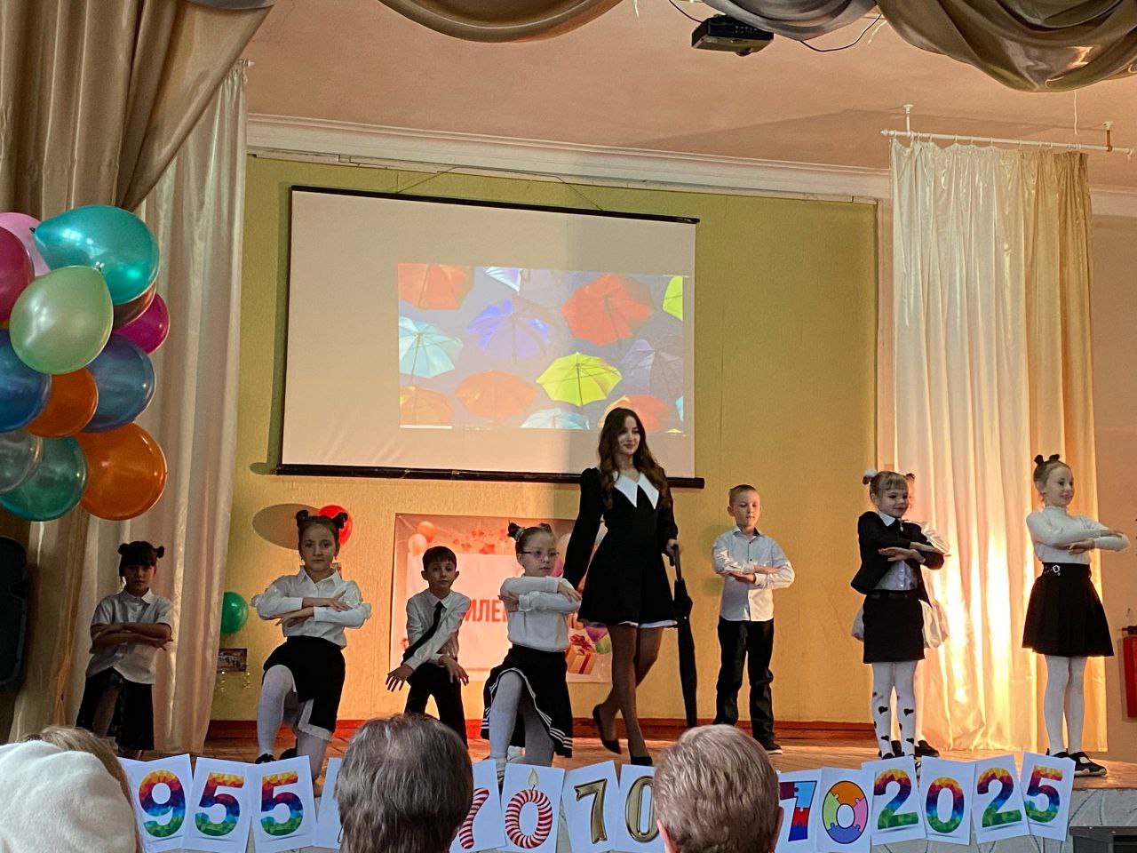 12 декабря ГБОУ "СШ № 92 Г.О. МАКЕЕВКА» отпраздновала свой 70-летний юбилей 12 декабря ГБОУ "СШ № 92 Г.О. МАКЕЕВКА» отпраздновала свой 70-летний юбилей