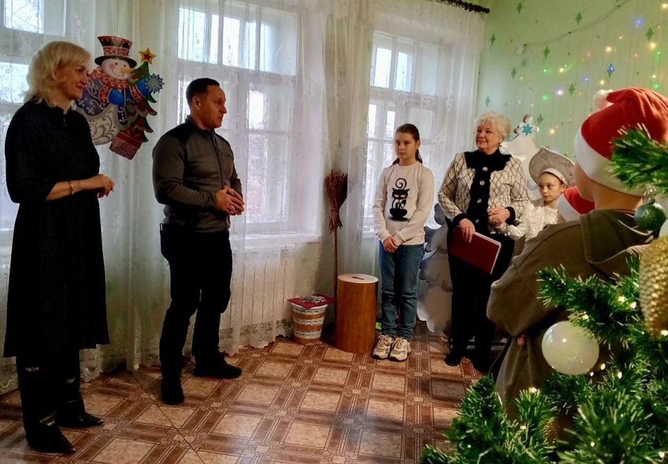 Театральная студия "Зазеркалье" ДК им. Чернышевского подготовила праздничное мероприятие ко Дню святого Николая, где дети узнали о жизни и добрых делах Святителя Николая Театральная студия "Зазеркалье" ДК им. Чернышевского подготовила праздничное мероприятие ко Дню святого Николая, где дети узнали о жизни и добрых делах Святителя Николая