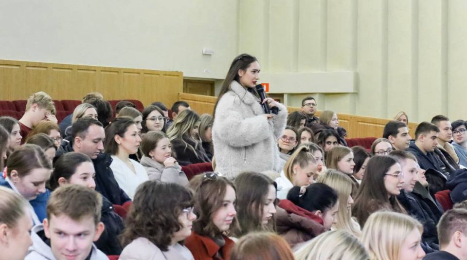«Хотелось бы, чтоб ваш выбор был правильным»: в донецком медуниверситете прошла ярмарка вакансий «Хотелось бы, чтоб ваш выбор был правильным»: в донецком медуниверситете прошла ярмарка вакансий