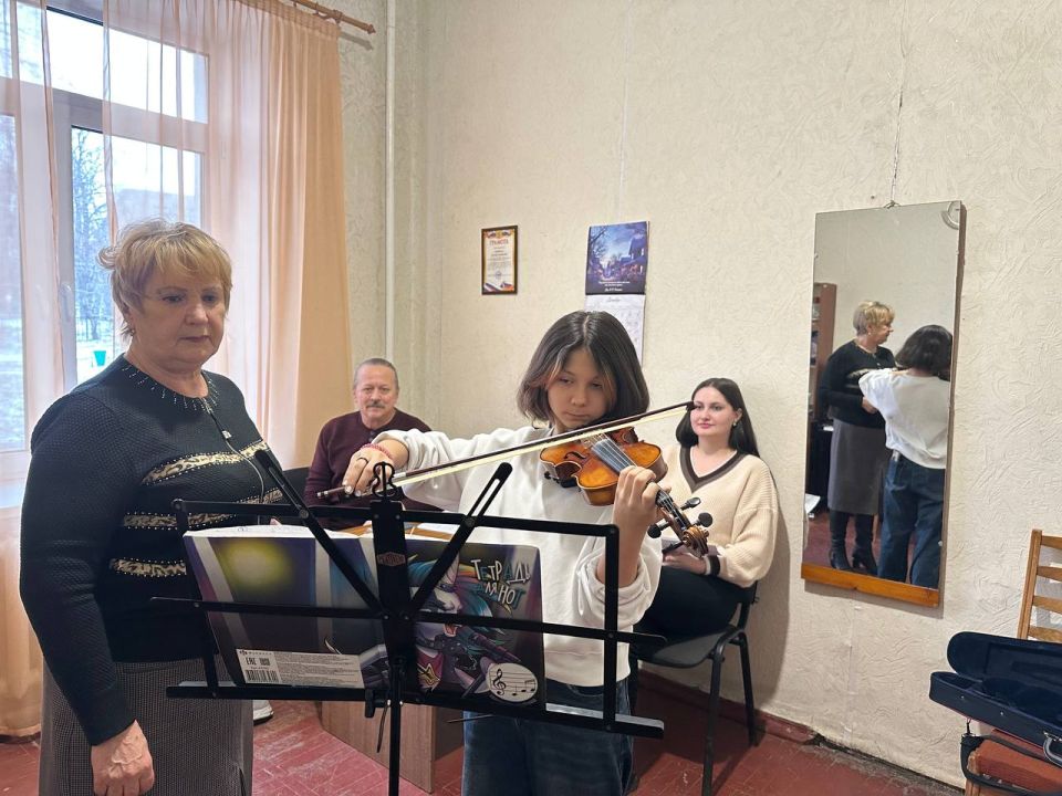 На оркестровом отделе прошел открытый урок преподавателя Щербаковой С.М. на тему: «Работа над кантиленой в классе скрипки» На оркестровом отделе прошел открытый урок преподавателя Щербаковой С.М. на тему: «Работа над кантиленой в классе скрипки»