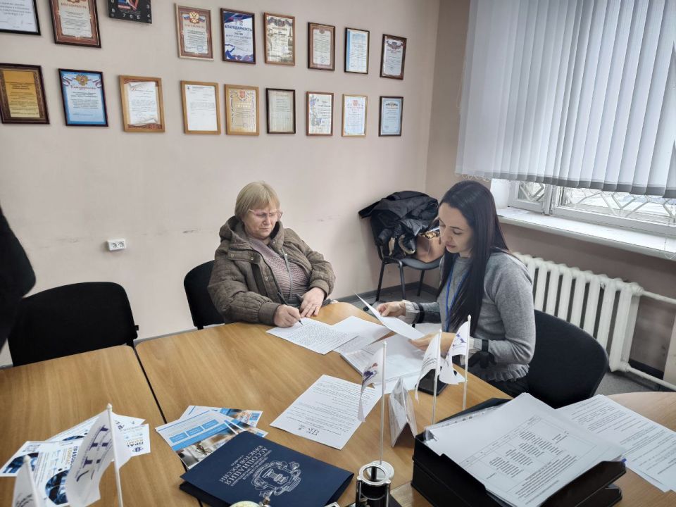 Сегодня, 17 декабря, в рамках проекта "Правовой Компас" РО АЮР в ДНР, реализуемого при поддержке Фонда президентских грантов, состоялся прием граждан в городском округе Иловайск! Сегодня, 17 декабря, в рамках проекта "Правовой Компас" РО АЮР в ДНР, реализуемого при поддержке Фонда президентских грантов, состоялся прием граждан в городском округе Иловайск!