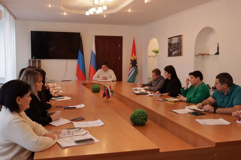 По поручению Главы Донецкой Народной Республики Пушилина Д.В. в администрации городского округа Торез создана межведомственная комиссия по содействию в решении вопросов ветеранов боевых действий и членов их семей на... По поручению Главы Донецкой Народной Республики Пушилина Д.В. в администрации городского округа Торез создана межведомственная комиссия по содействию в решении вопросов ветеранов боевых действий и членов их семей на...