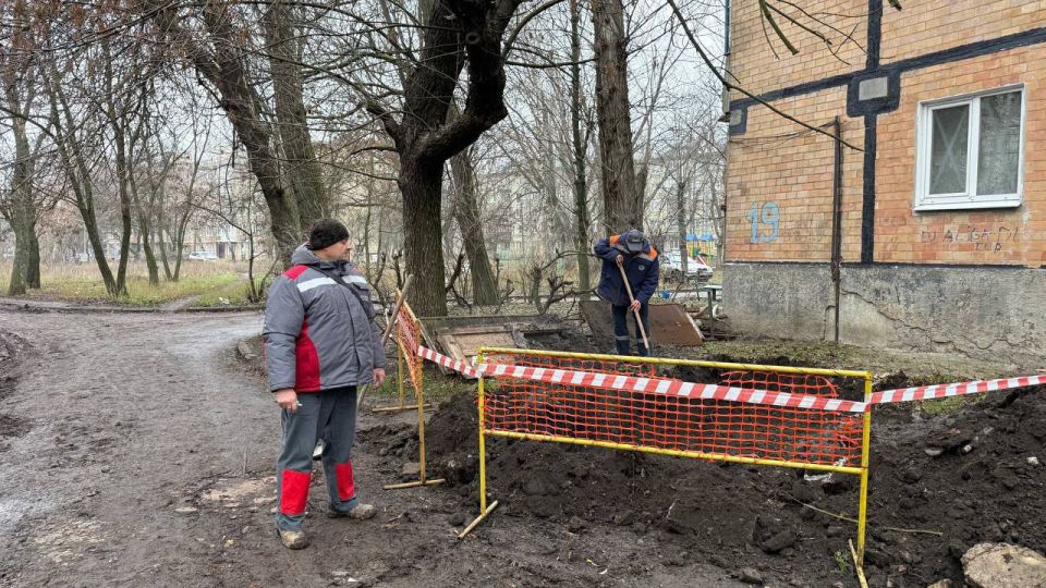 СПЕЦИАЛИСТАМИ ДОНЕЦКОГО ФИЛИАЛА "ДОНБАССТЕПЛОЭНЕРГО" УСТРАНЕНА АВАРИЙНАЯ СИТУАЦИЯ НА ТРУБОПРОВОДЕ ТЕПЛОСНАБЖЕНИЯ В КИРОВСКОМ РАЙОНЕ СПЕЦИАЛИСТАМИ ДОНЕЦКОГО ФИЛИАЛА "ДОНБАССТЕПЛОЭНЕРГО" УСТРАНЕНА АВАРИЙНАЯ СИТУАЦИЯ НА ТРУБОПРОВОДЕ ТЕПЛОСНАБЖЕНИЯ В КИРОВСКОМ РАЙОНЕ